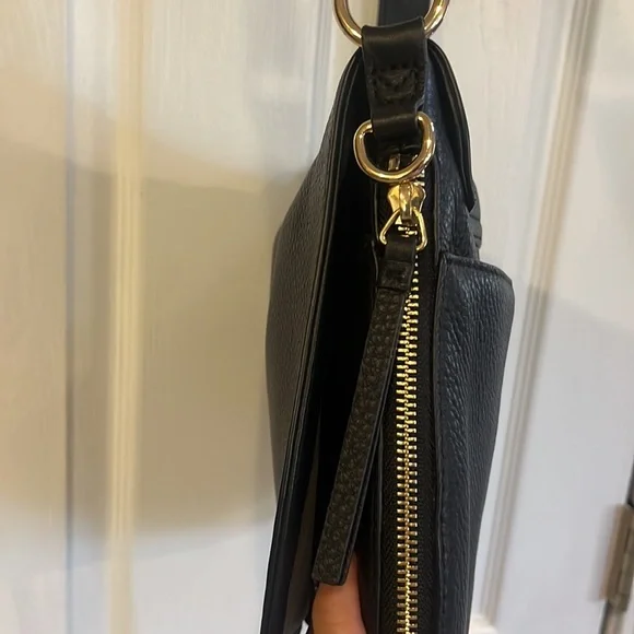 VINCE CAMUTO BARNA LEATHER SADDLE BAG BLACK WITH GOLD TONE HARDWARE - Picture 5 of 16